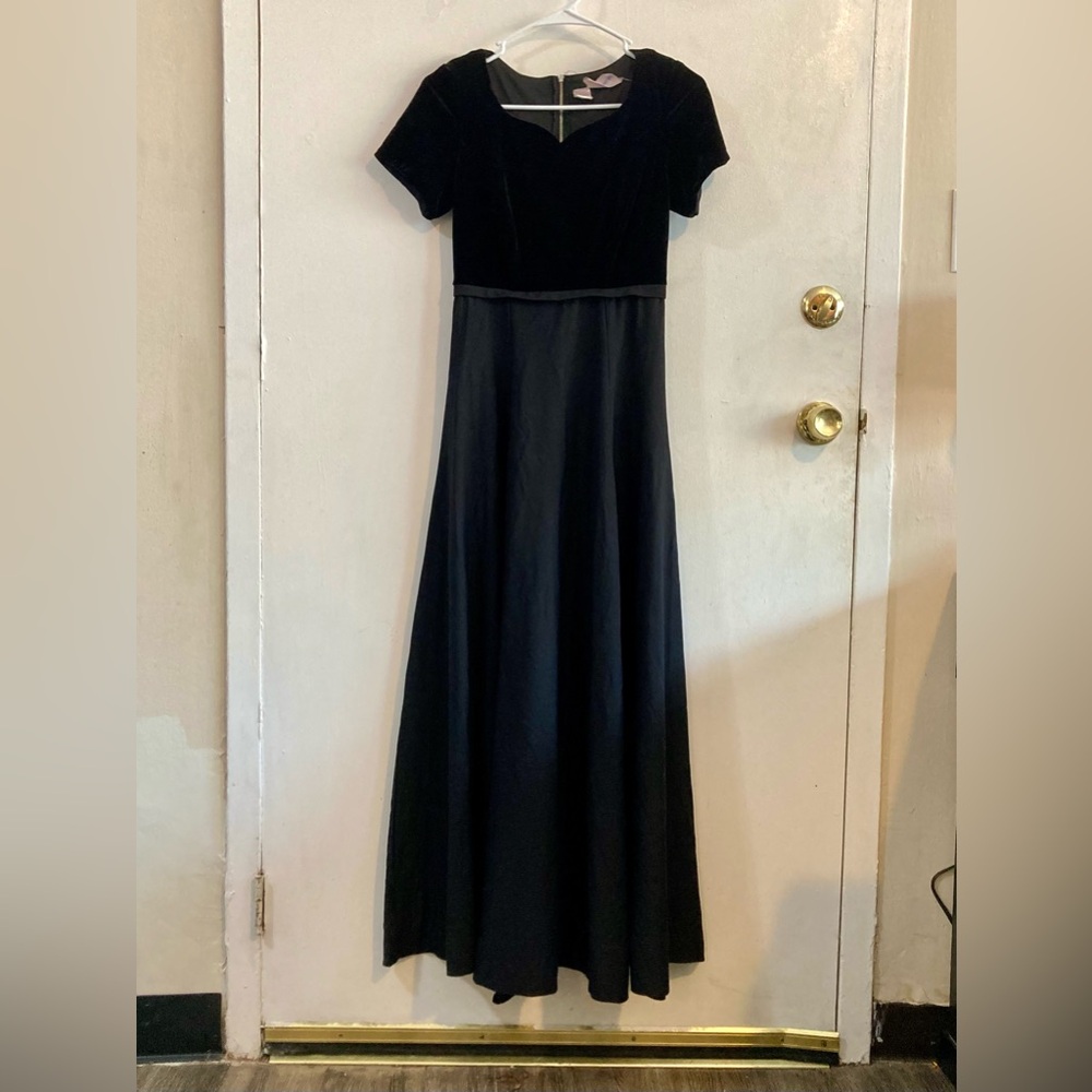 Southeastern Performance long black concert dress in size XS